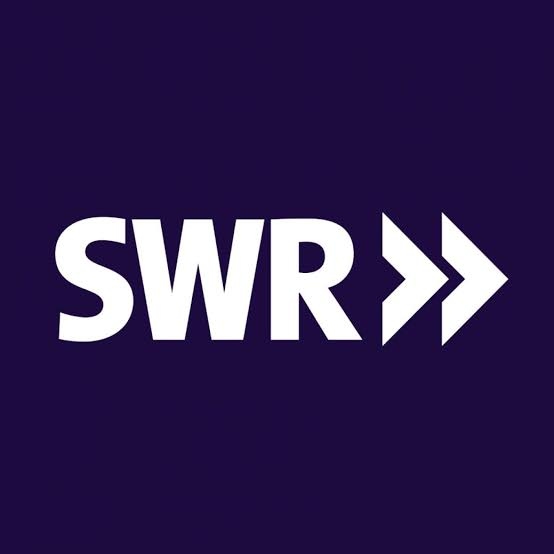 blauer Hintergrund, weiße Schrift SWR
